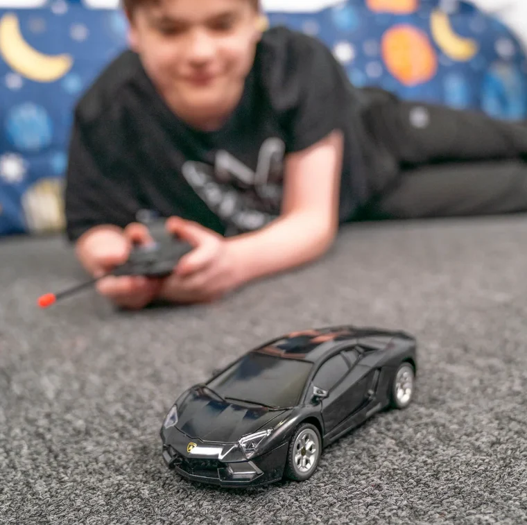 Lamborghini Aventador Electric RC Supercar - 1:24 Scale Replica - Image 2